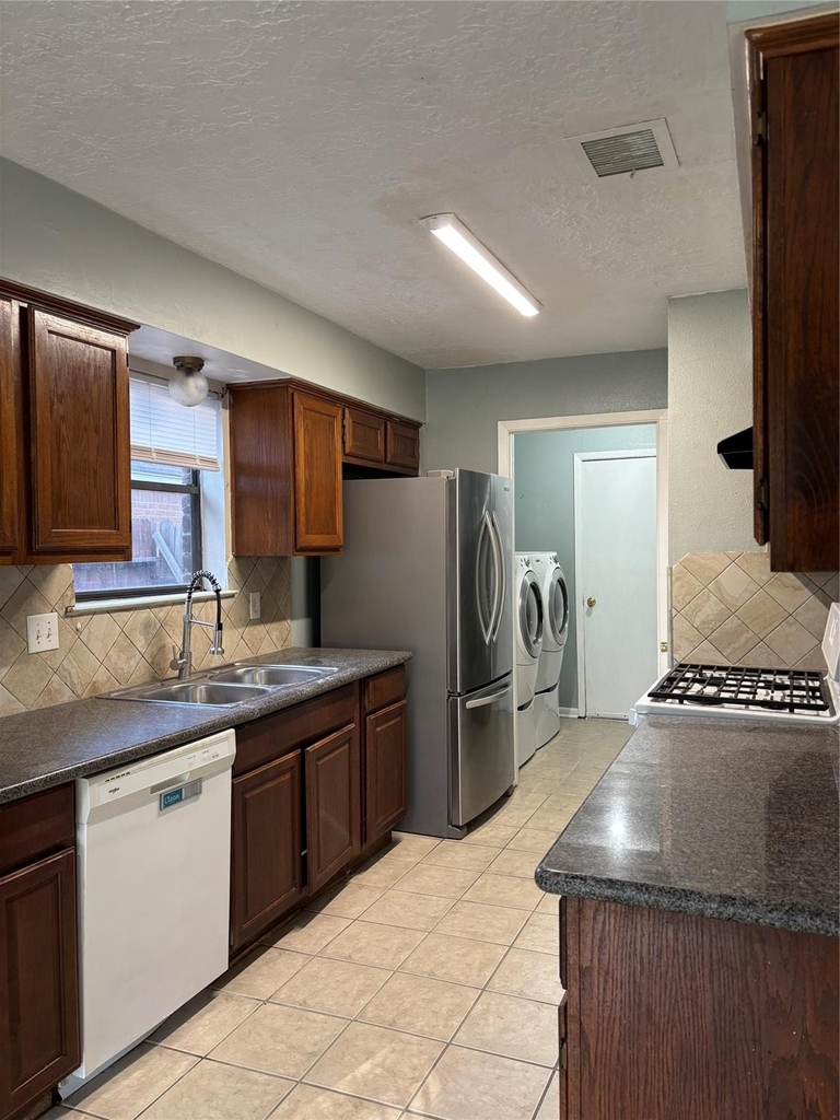 1506 Park Maple Drive - Photo 7