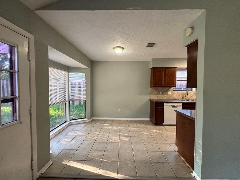 1506 Park Maple Drive - Photo 6