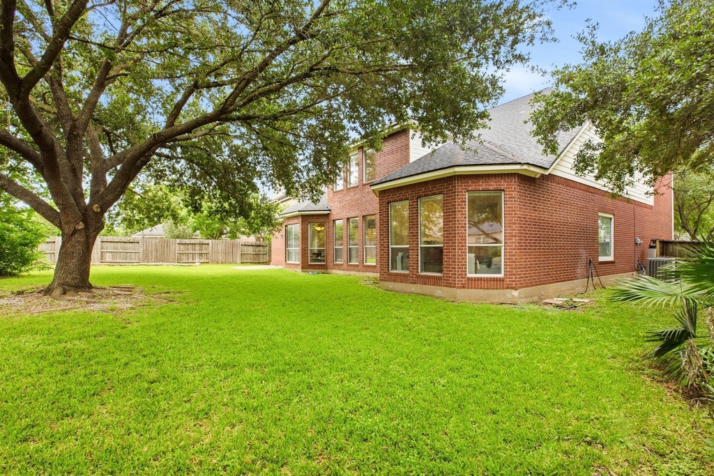 1322 Kirby Lake Court - Photo 40