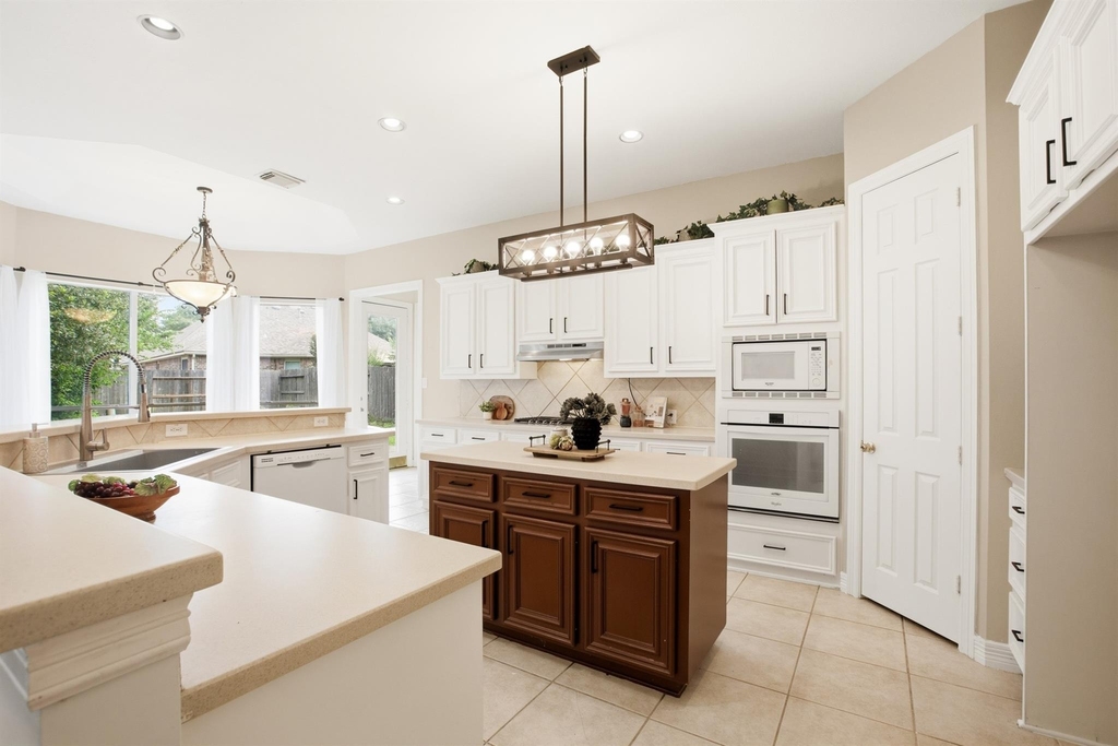 1322 Kirby Lake Court - Photo 11