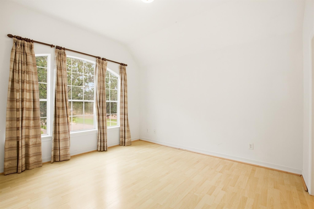 1322 Kirby Lake Court - Photo 36