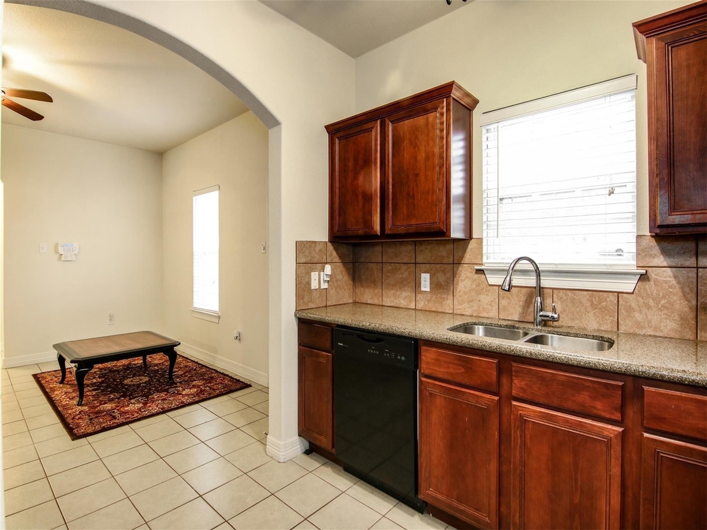 2915 Paige Street - Photo 13