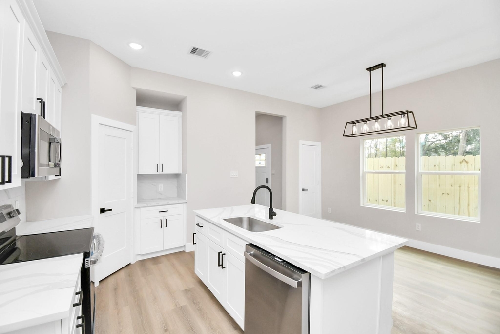 8409 Sunnyhill Street - Photo 3