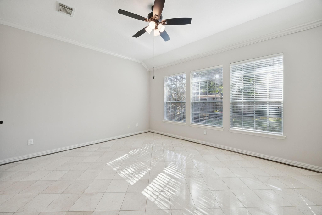 3002 Autumn Cove Court - Photo 16