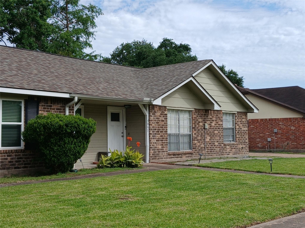 3807 Quiet Place Drive - Photo 0