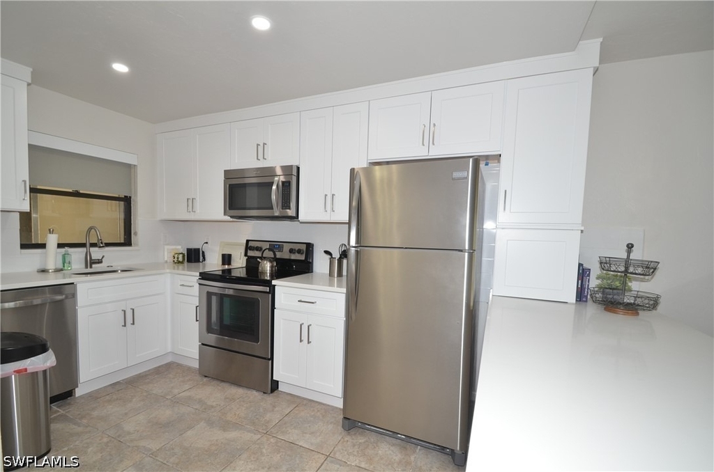 271 Southbay Drive - Photo 2
