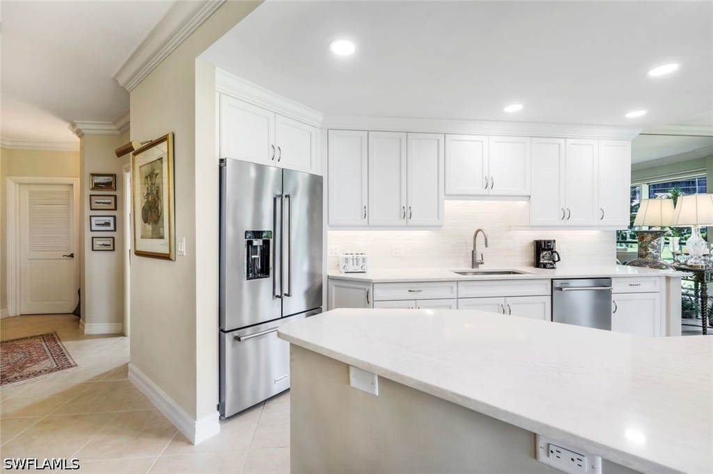 4901 Gulf Shore Boulevard N - Photo 3