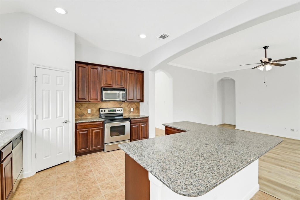 19227 Countryhills Court - Photo 14