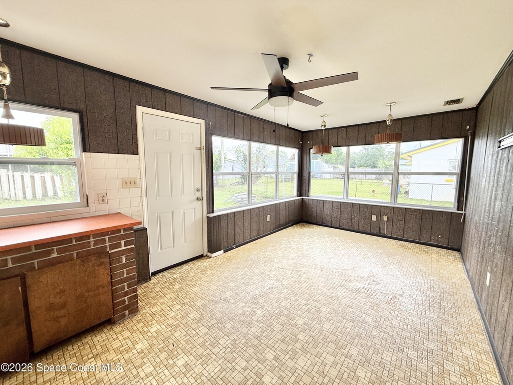 1635 Nassau Street - Photo 9