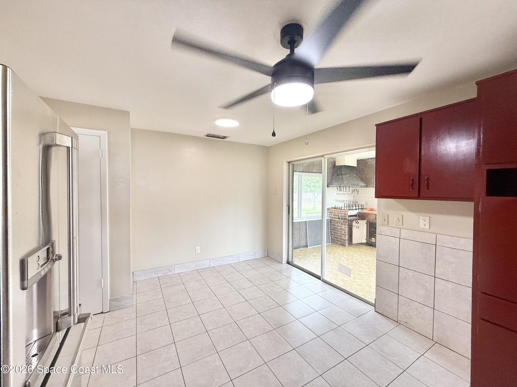 1635 Nassau Street - Photo 3