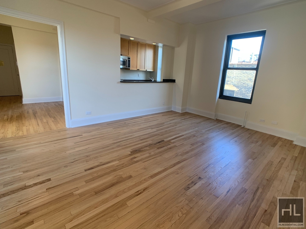 Second Avenue - Photo 1