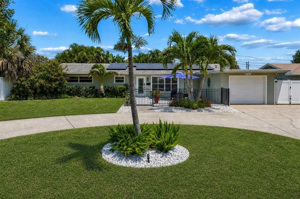 6765 11th Avenue N - Photo 3
