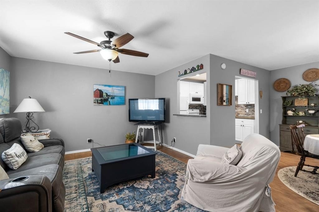 1802 Bedford Terrace - Photo 3