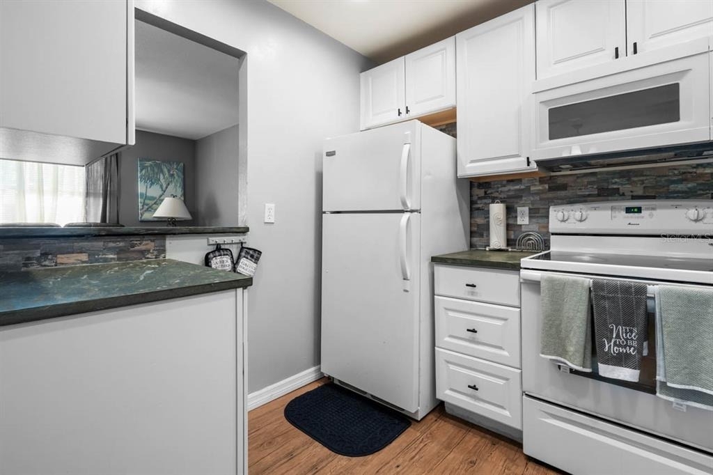 1802 Bedford Terrace - Photo 6