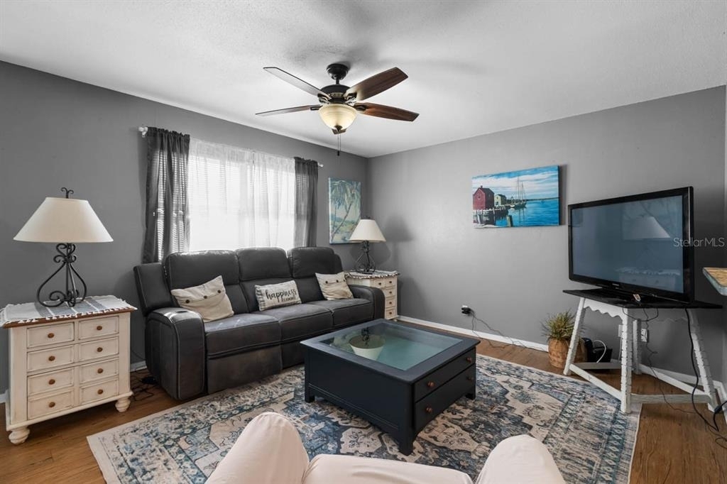 1802 Bedford Terrace - Photo 4