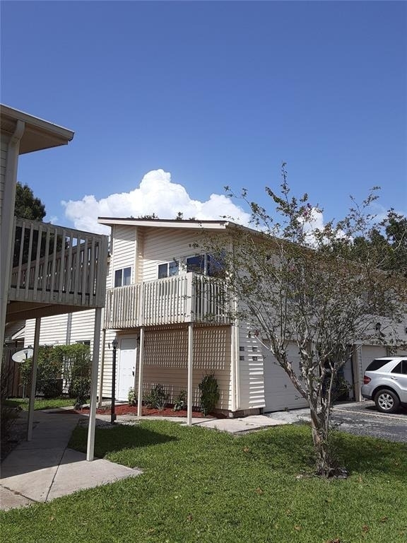 1101 Spring Meadow Drive - Photo 3