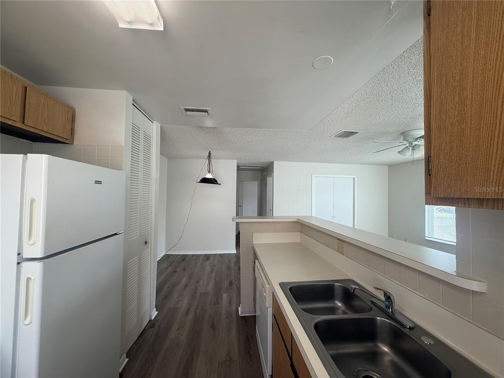 1101 Spring Meadow Drive - Photo 7