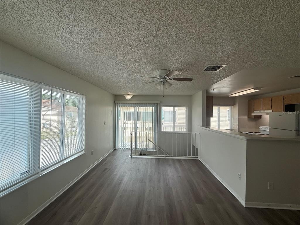 1101 Spring Meadow Drive - Photo 4