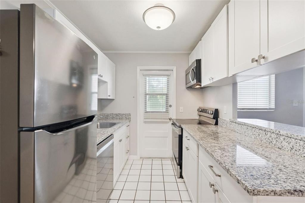 320 Lakeview Street - Photo 8