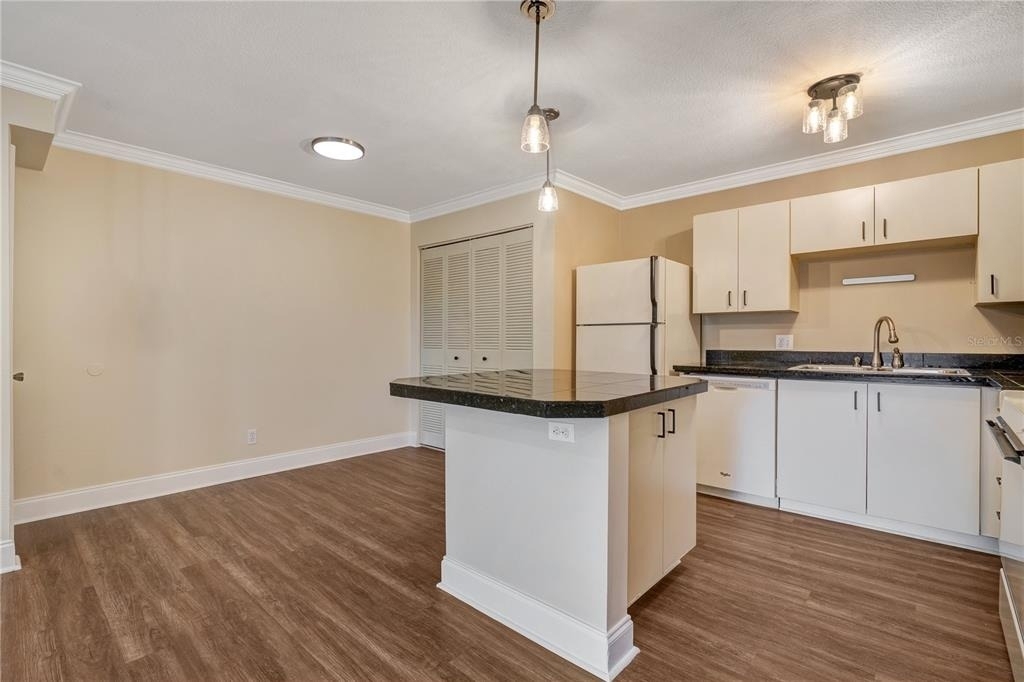 370 Lake Tahoe Court - Photo 8