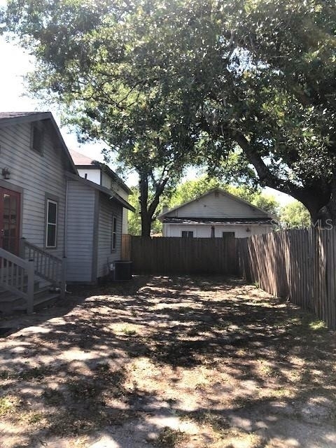 308 E 13th Street - Photo 19