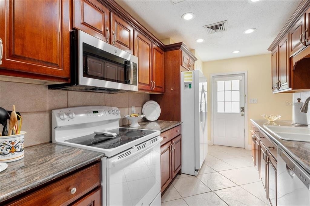 1387 Moonmist Drive - Photo 23