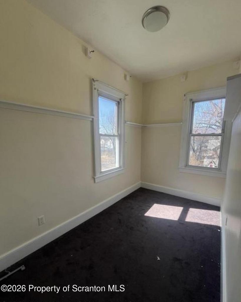 1351 Capouse Avenue - Photo 6