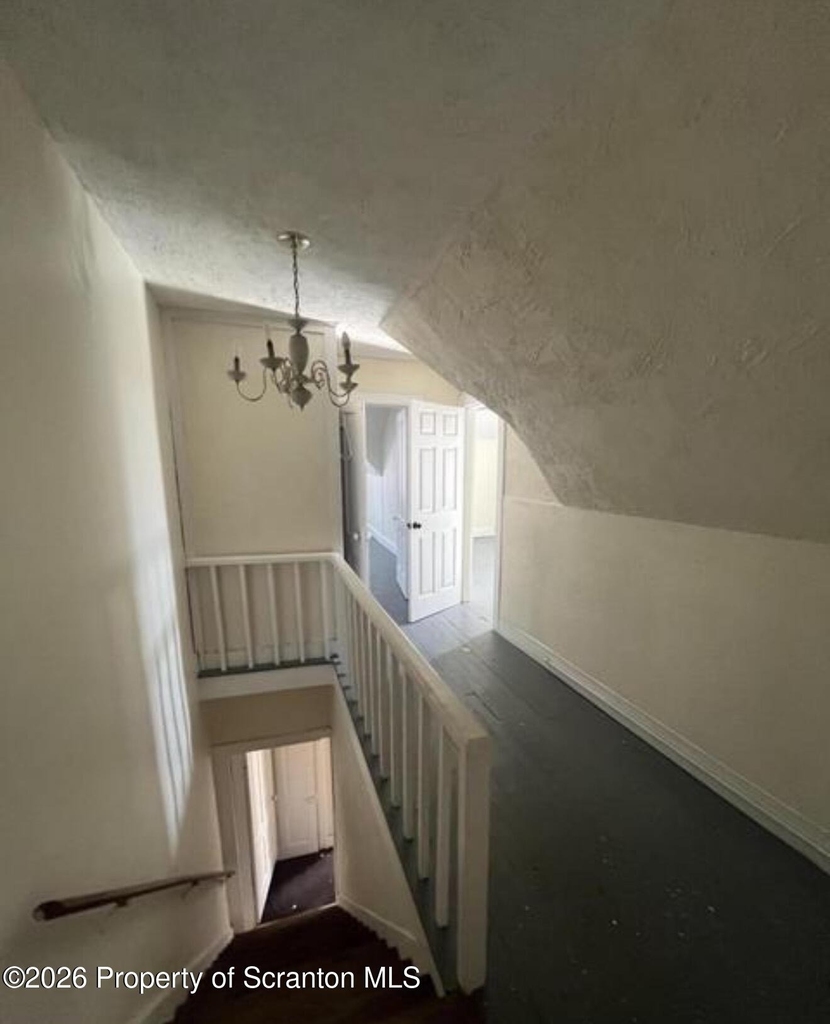 1351 Capouse Avenue - Photo 10