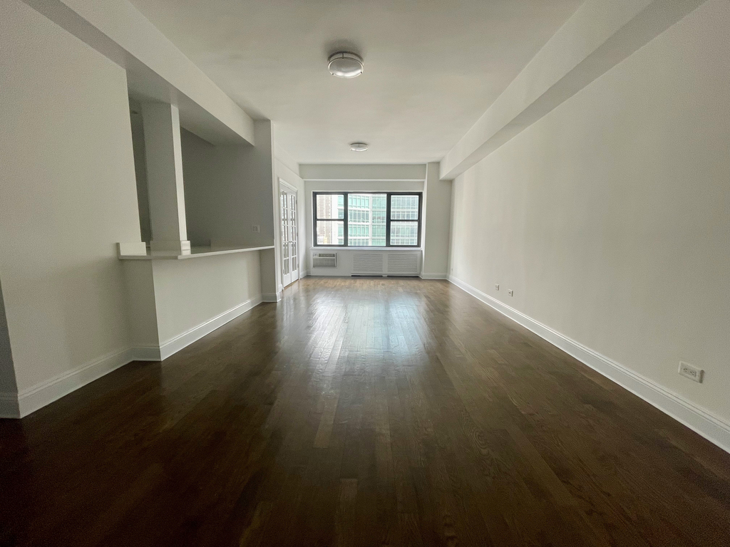 East 57th Street - Photo 0