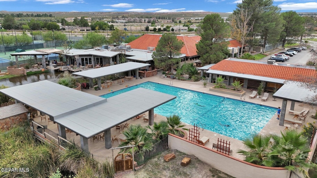 620 Lakeway Drive - Photo 4