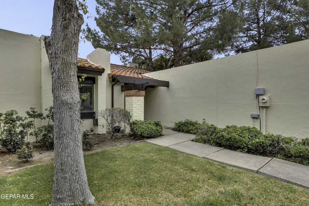 620 Lakeway Drive - Photo 11