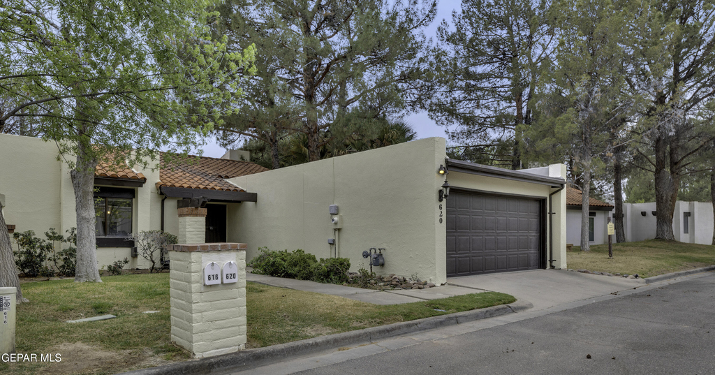 620 Lakeway Drive - Photo 1