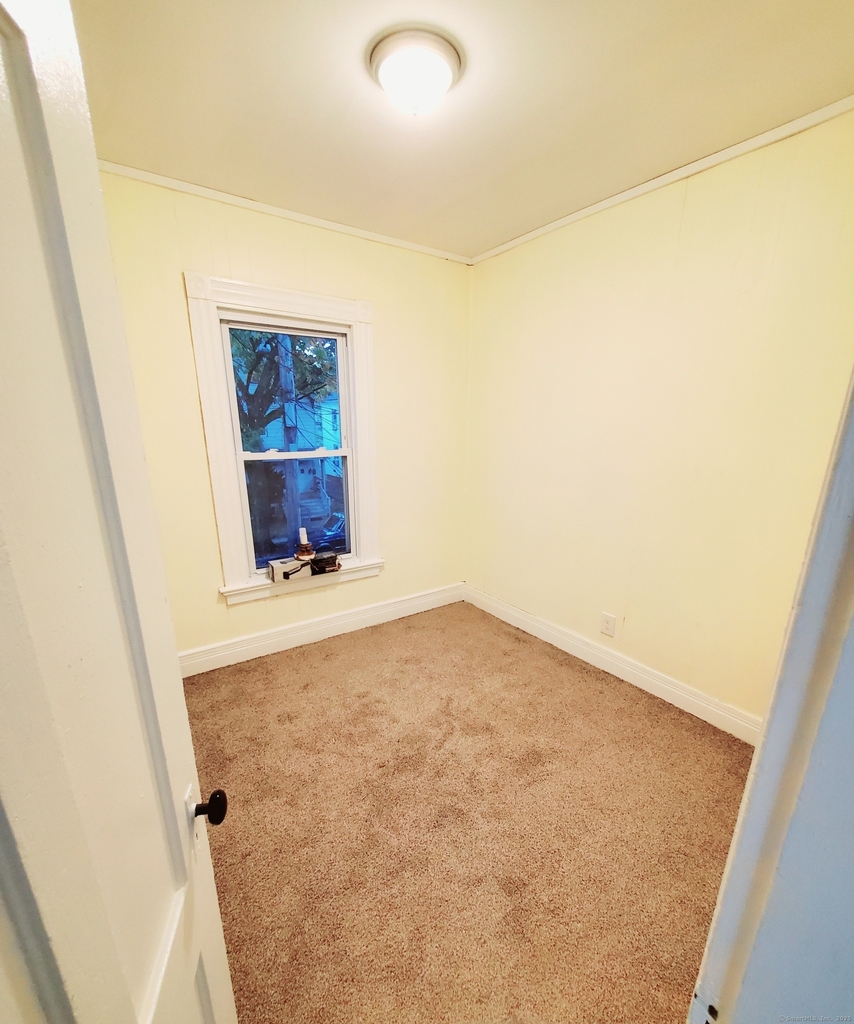 402 Huntington Street - Photo 8
