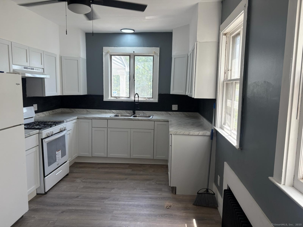 319 Sherman Avenue - Photo 6