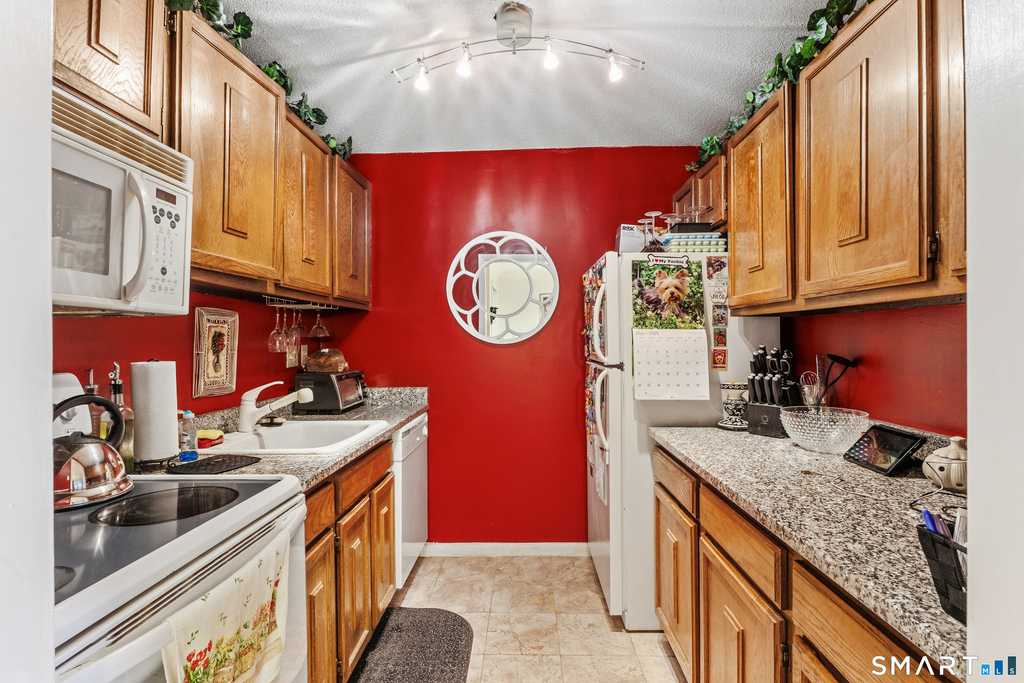 136 Kane Street - Photo 10