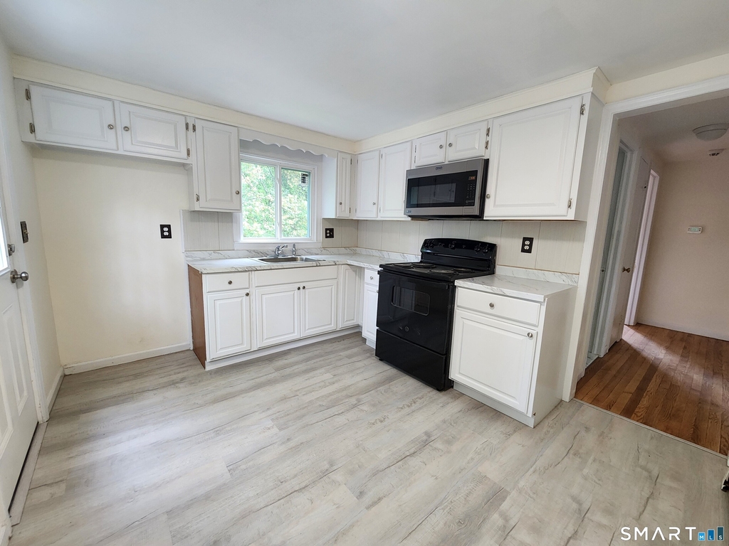 13 Joemar Road - Photo 2