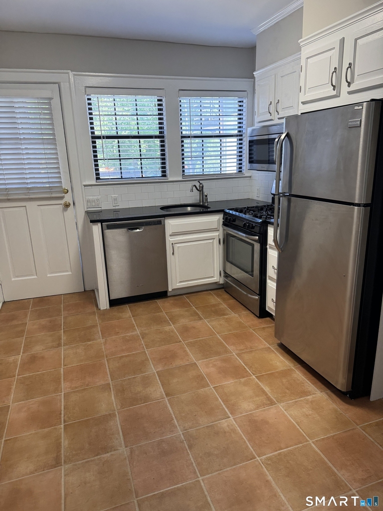 410 West Avenue - Photo 6