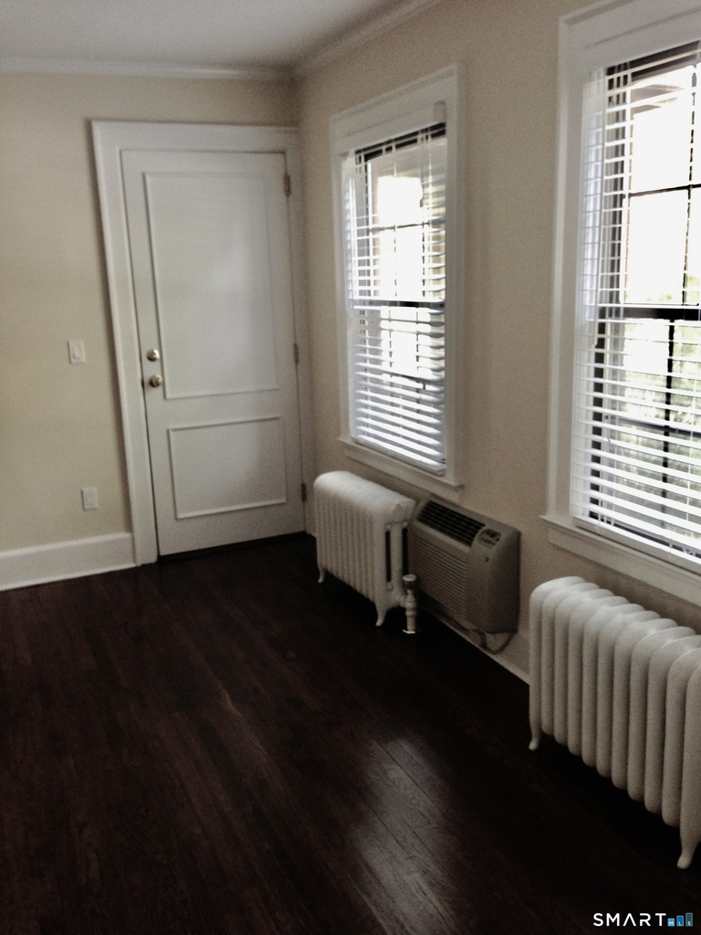410 West Avenue - Photo 0