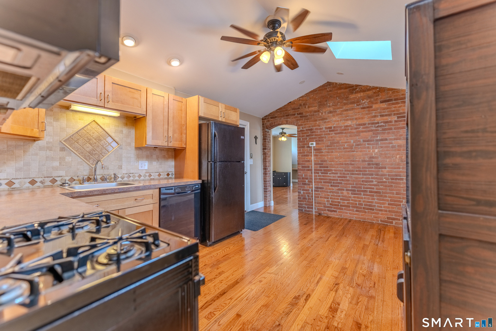 31 Suffield Street - Photo 6