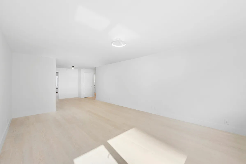 920 Park Avenue - Photo 4