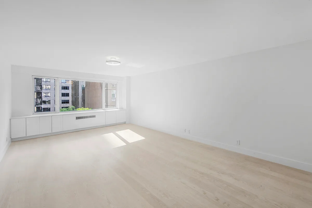 920 Park Avenue - Photo 2