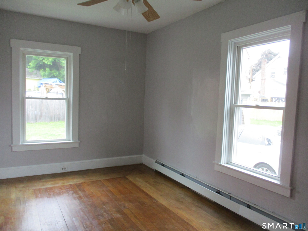 105 Woodstock Avenue - Photo 3