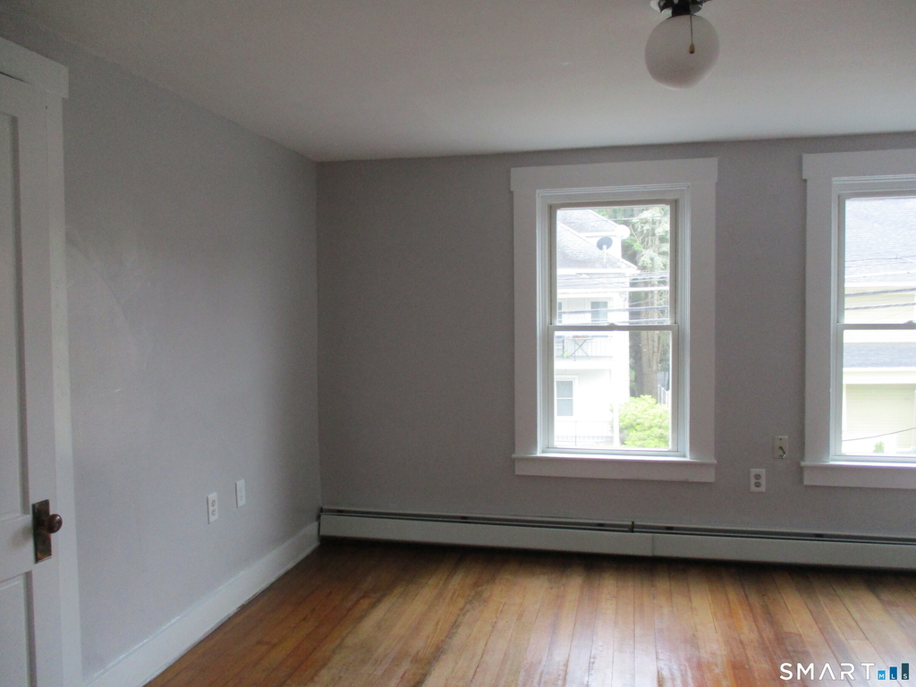 105 Woodstock Avenue - Photo 11