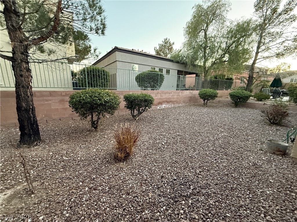10529 Allthorn Avenue - Photo 8