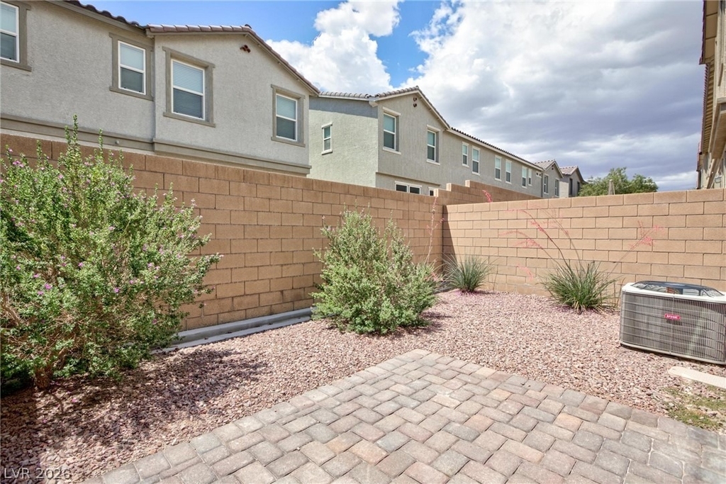 5327 Lazy Breeze Avenue - Photo 14