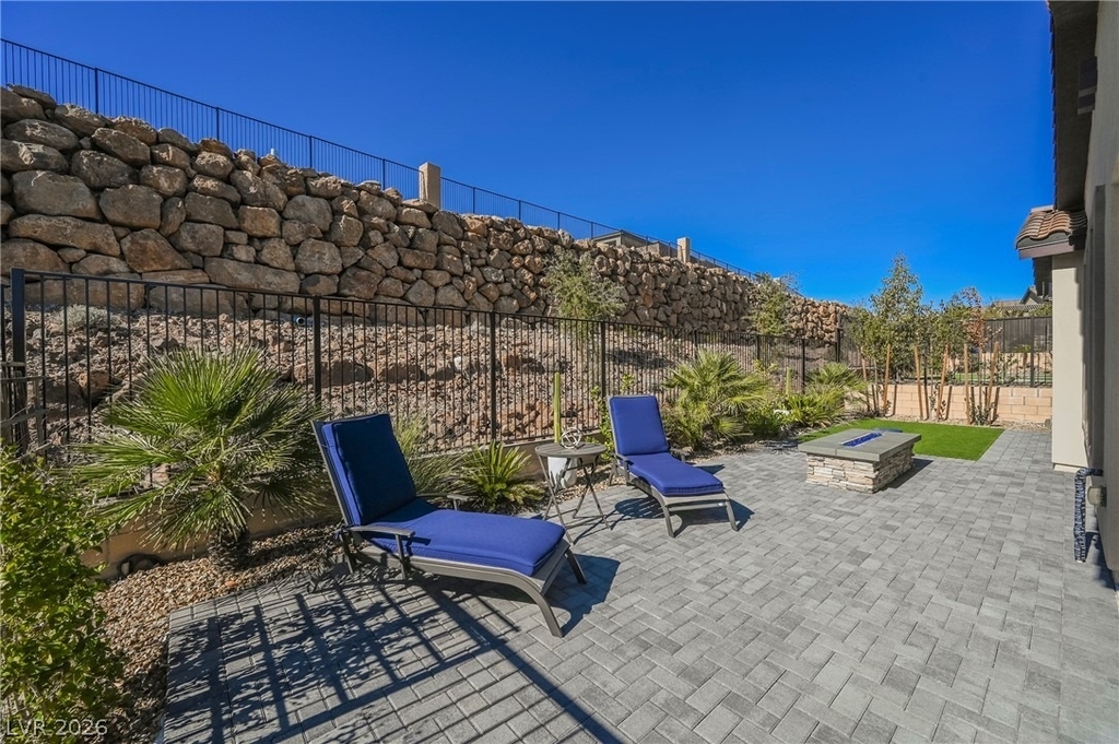 23 Cliffwater Street - Photo 46