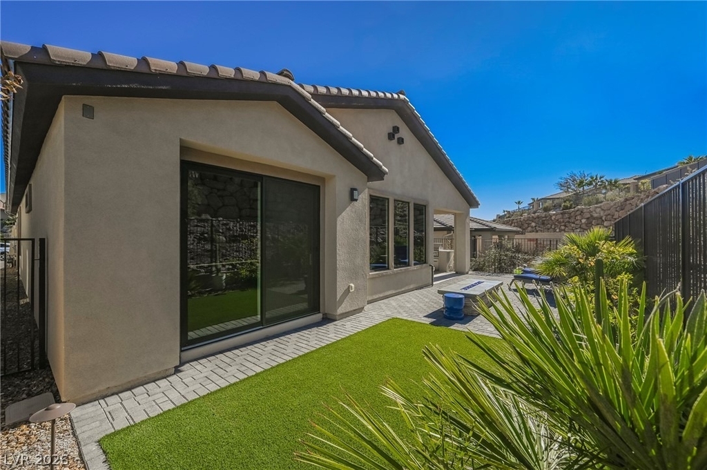 23 Cliffwater Street - Photo 50
