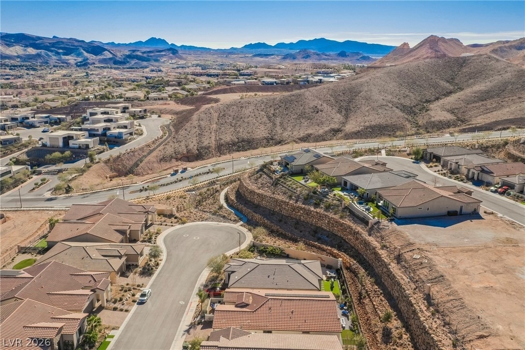 23 Cliffwater Street - Photo 60
