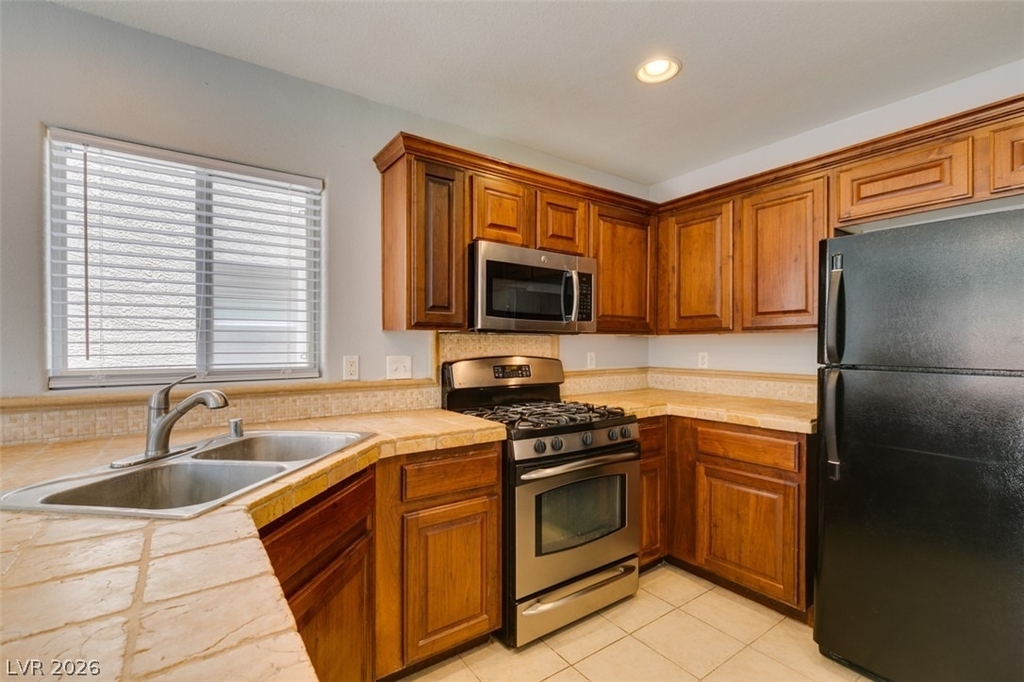 8433 Spencer Canyon Street - Photo 25