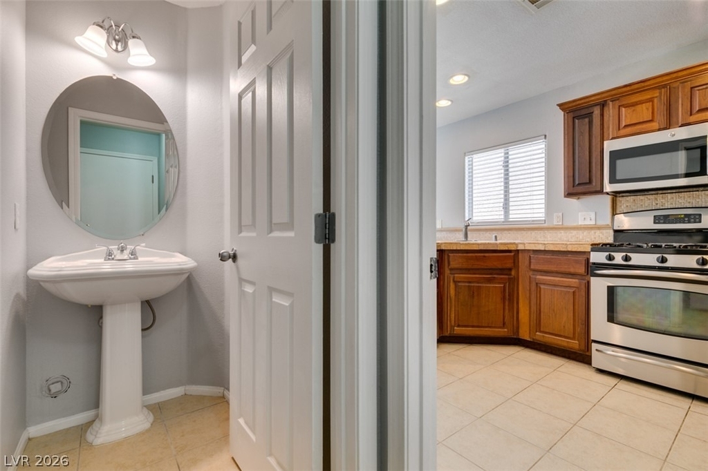 8433 Spencer Canyon Street - Photo 29